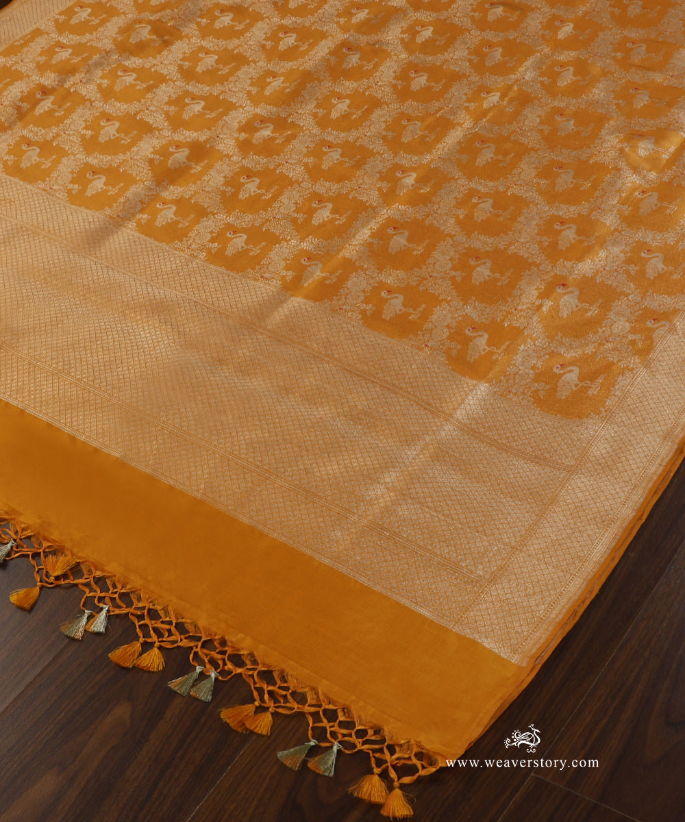 Mustard_Handloom_Pure_Katan_Silk_Kimkhab_Shikargah_Banarasi_Dupatta_Swan_Motifs_With_Pink_Meena_WeaverStory_03