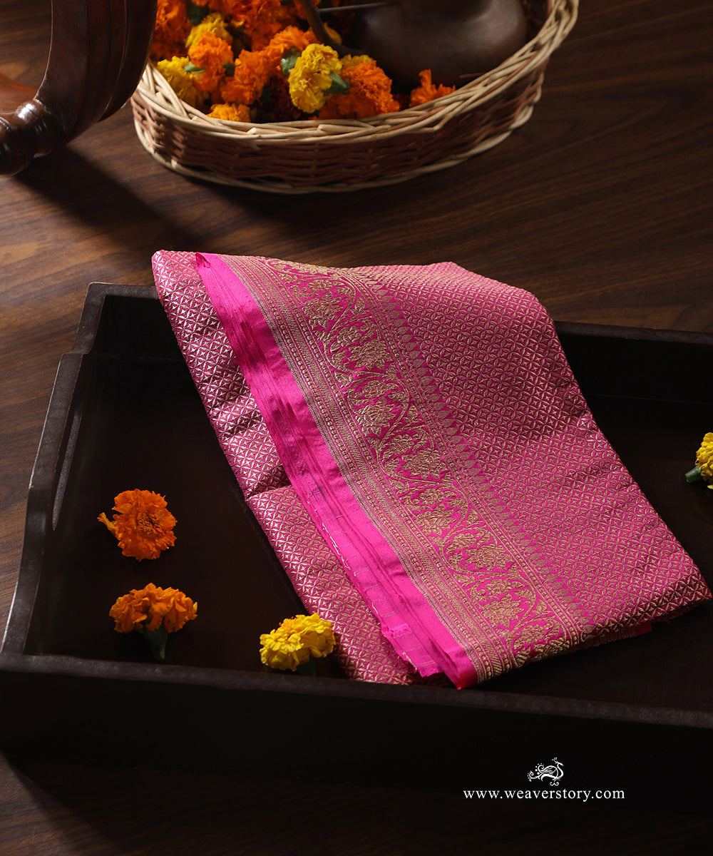 Handloom_Hot_Pink_Pure_Katan_Silk_Banarasi_Kimkhab_Dupatta_With_Floral_Border_WeaverStory_01