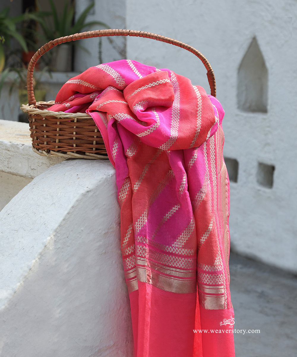 Hot_Pink_And_Carrot_Handloom_Pure_Georgette_Banarasi_Rangkat_Dupatta_With_Gold_Zari_Diagonal_Bel_WeaverStory_01