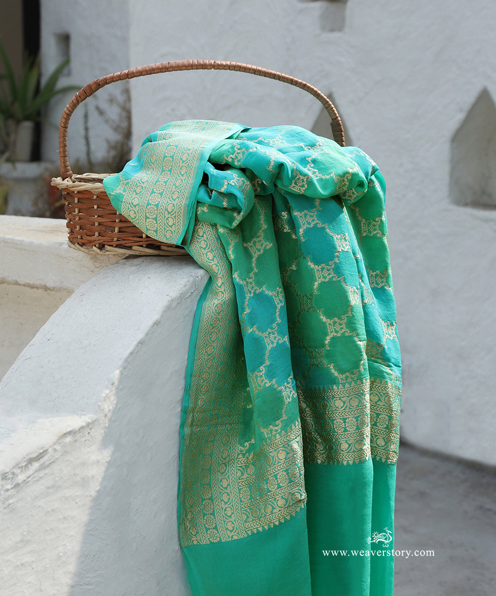 Handloom_Green_And_Blue_Pure_Georgette_Banarasi_Rangkat_Dupatta_With_Gold_Zari_Diamond_Jaal_WeaverStory_01