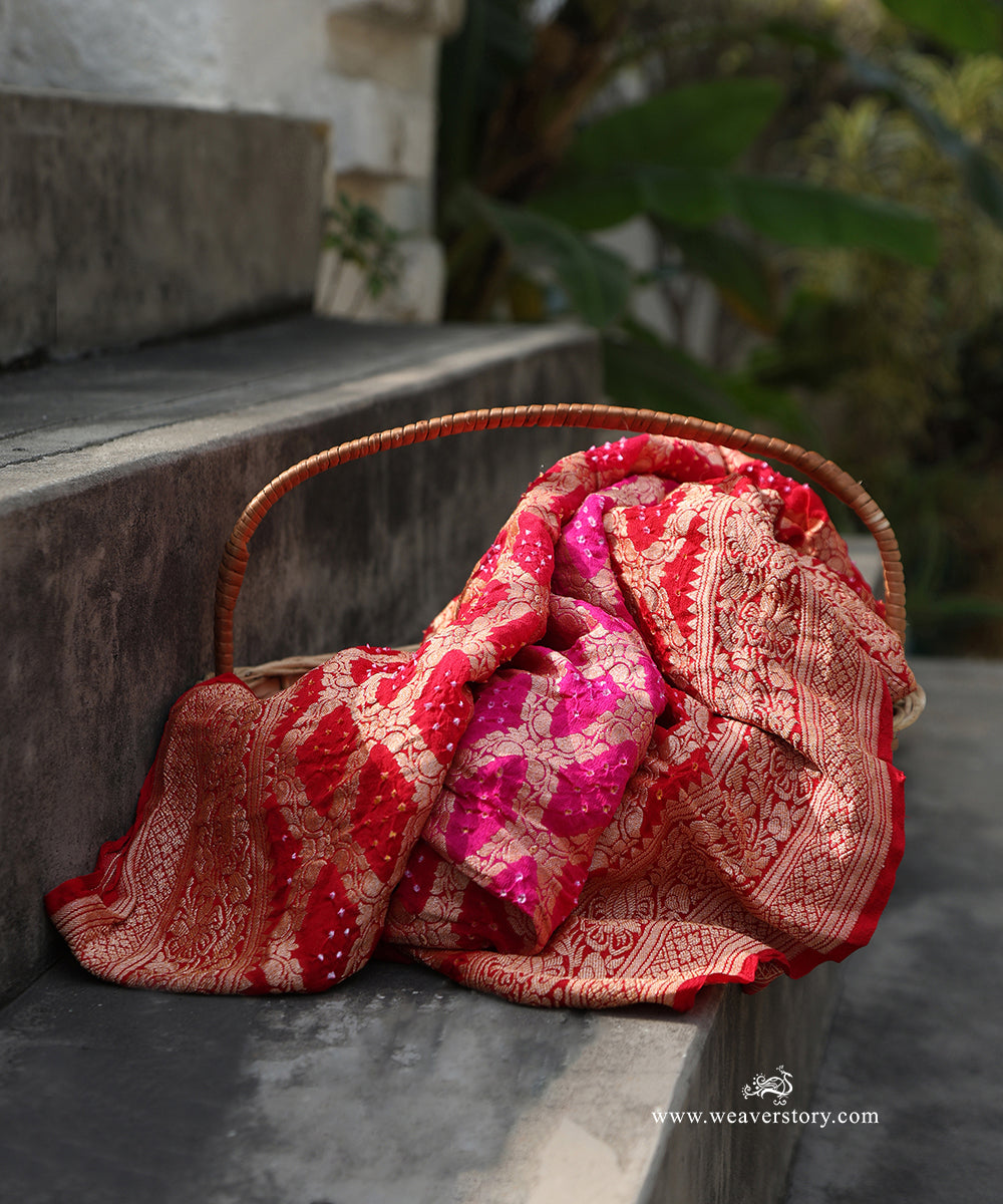 Red_And_Pink_Ombre_Dyed_Handloom_Pure_Georgette_Banarasi_Bandhej_Dupatta_WeaverStory_01