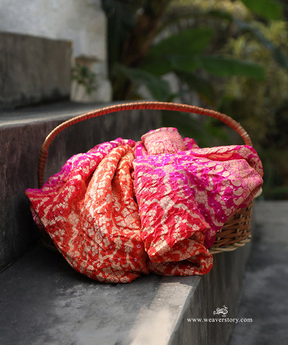 Handloom_Pink_And_Orange_Ombre_Dyed_Pure_Georgette_Banarasi_Bandhej_Dupatta_WeaverStory_01