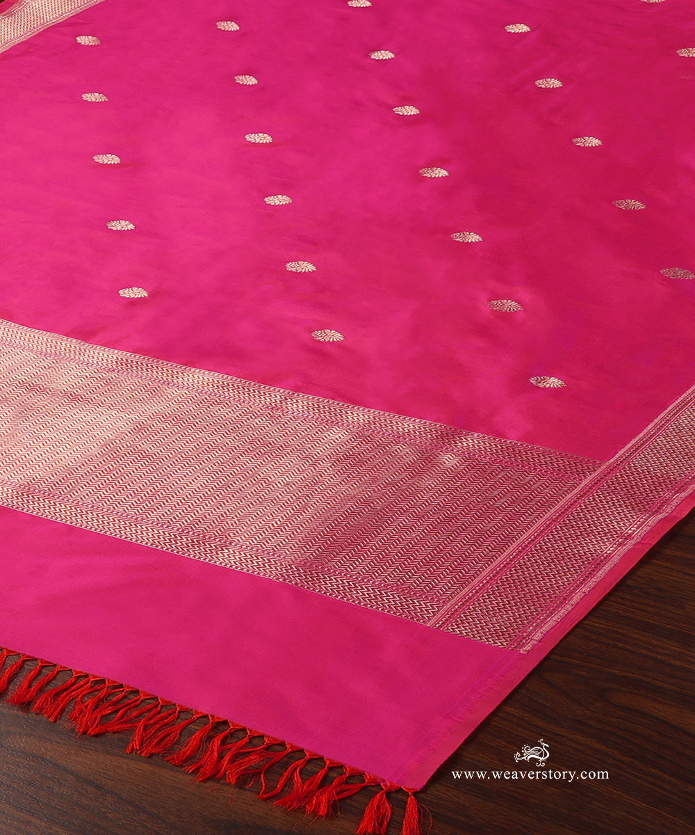 Pink_Handloom_Pure_Katan_Silk_Banarasi_Dupatta_With_Small_Kadhwa_Boota_WeaverStory_03