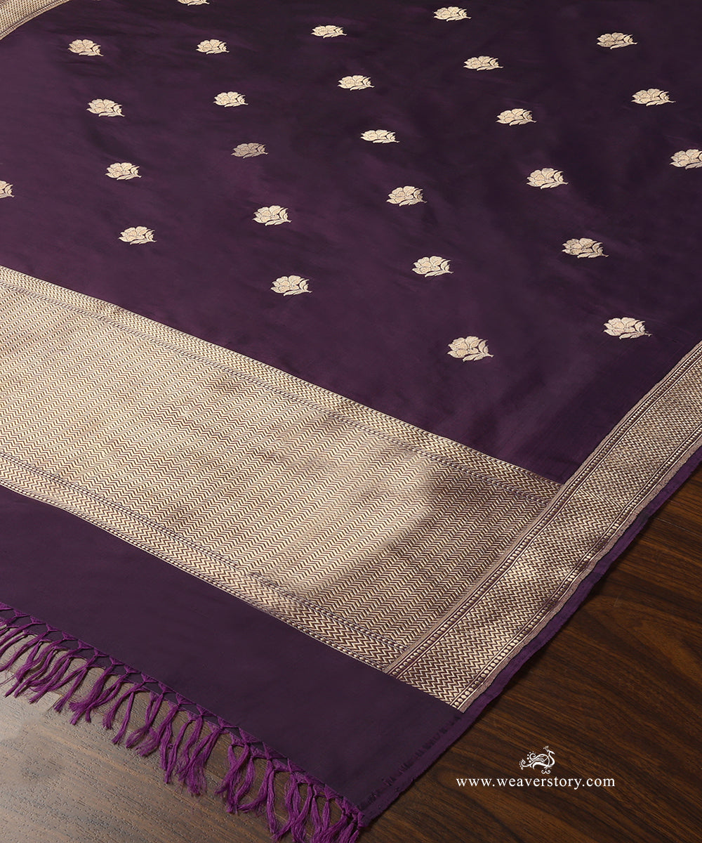 Purple_Handloom_Pure_Katan_Silk_Banarasi_Dupatta_With_Small_Rose_Motif_Kadhwa_Boota_WeaverStory_03