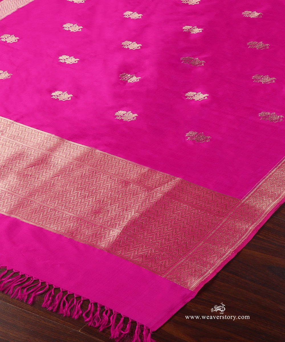 Hot_Pink_Handloom_Pure_Katan_Silk_Banarasi_Dupatta_With_Small_Rose_Motif_Kadhwa_Boota_WeaverStory_03