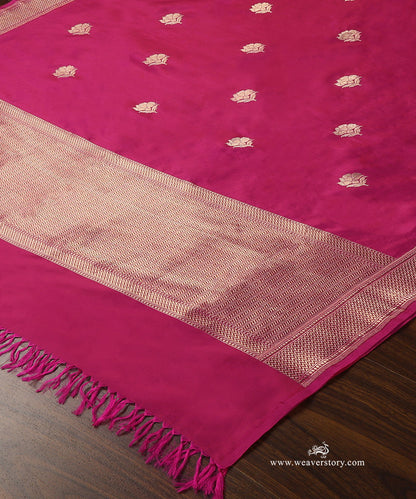 Pink_Handloom_Pure_Katan_Silk_Banarasi_Dupatta_With_Small_Rose_Motif_Kadhwa_Boota_WeaverStory_03