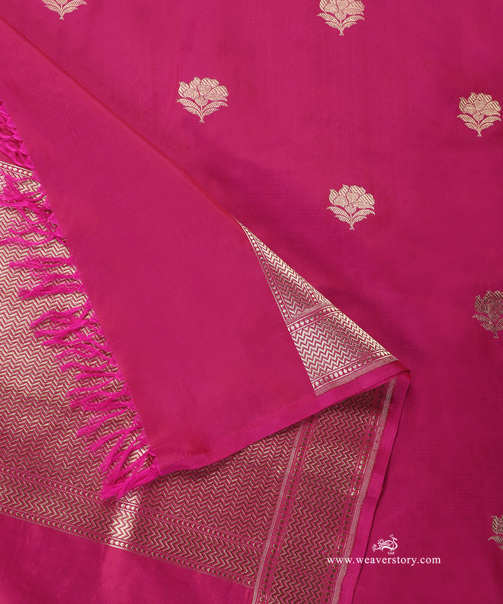 Pink_Handloom_Pure_Katan_Silk_Banarasi_Dupatta_With_Small_Rose_Motif_Kadhwa_Boota_WeaverStory_04