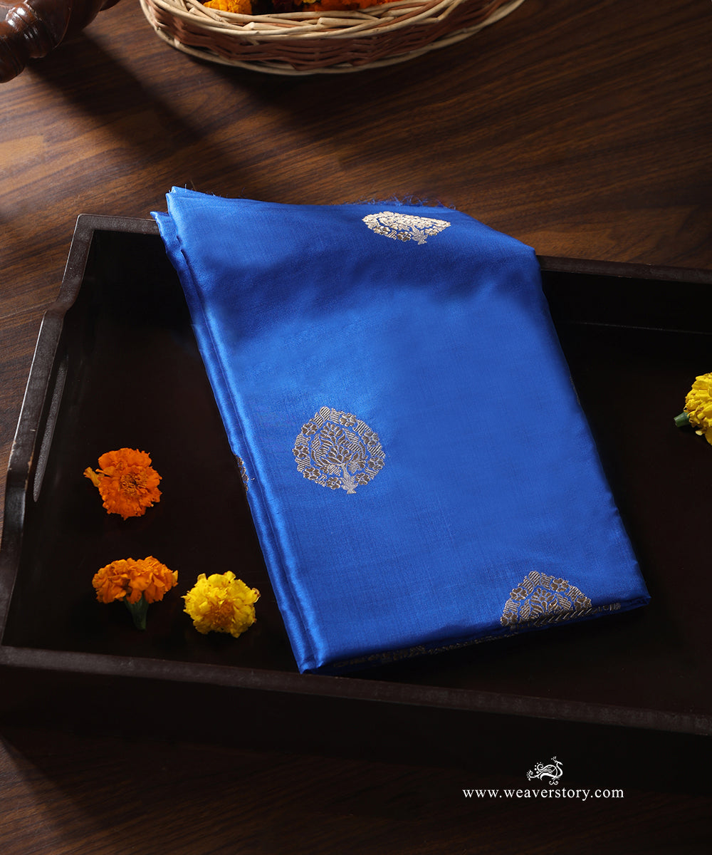 Electric_Blue_Handloom_Pure_Katan_Silk_Banarasi_Dupatta_With_Small_Kadhwa_Boota_And_Saffron_Border_WeaverStory_01