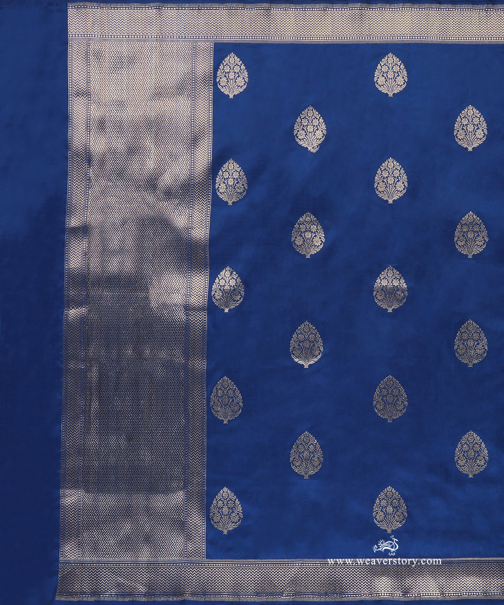 Electric_Blue_Handloom_Pure_Katan_Silk_Banarasi_Dupatta_With_Guldasta_Motif_Kadhwa_Boota_And_Saffron_Border_WeaverStory_02