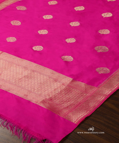 Hot_Pink_Handloom_Pure_Katan_Silk_Banarasi_Dupatta_With_Guldasta_Motif_Kadhwa_Boota_WeaverStory_03