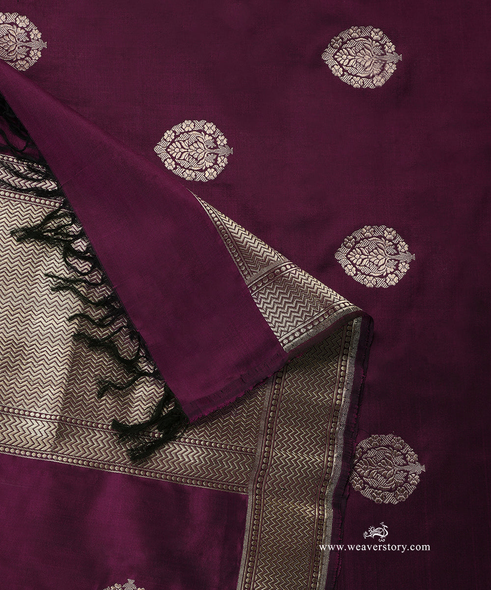 Purple_Handloom_Pure_Katan_Silk_Banarasi_Dupatta_With_Guldasta_Motif_Kadhwa_Boota_And_Saffron_Border_WeaverStory_04