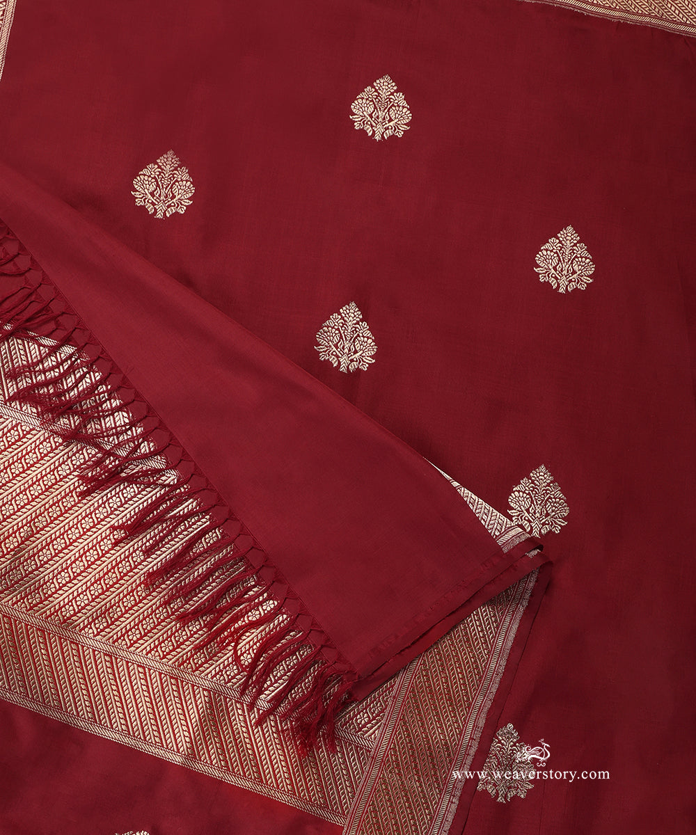 Maroon_Handloom_Pure_Katan_Silk_Banarasi_Dupatta_With_Kadhwa_Boota_And_Diagonal_Border_WeaverStory_04