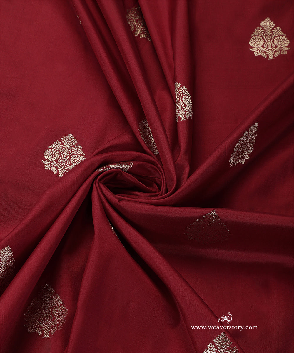 Maroon_Handloom_Pure_Katan_Silk_Banarasi_Dupatta_With_Kadhwa_Boota_And_Diagonal_Border_WeaverStory_05