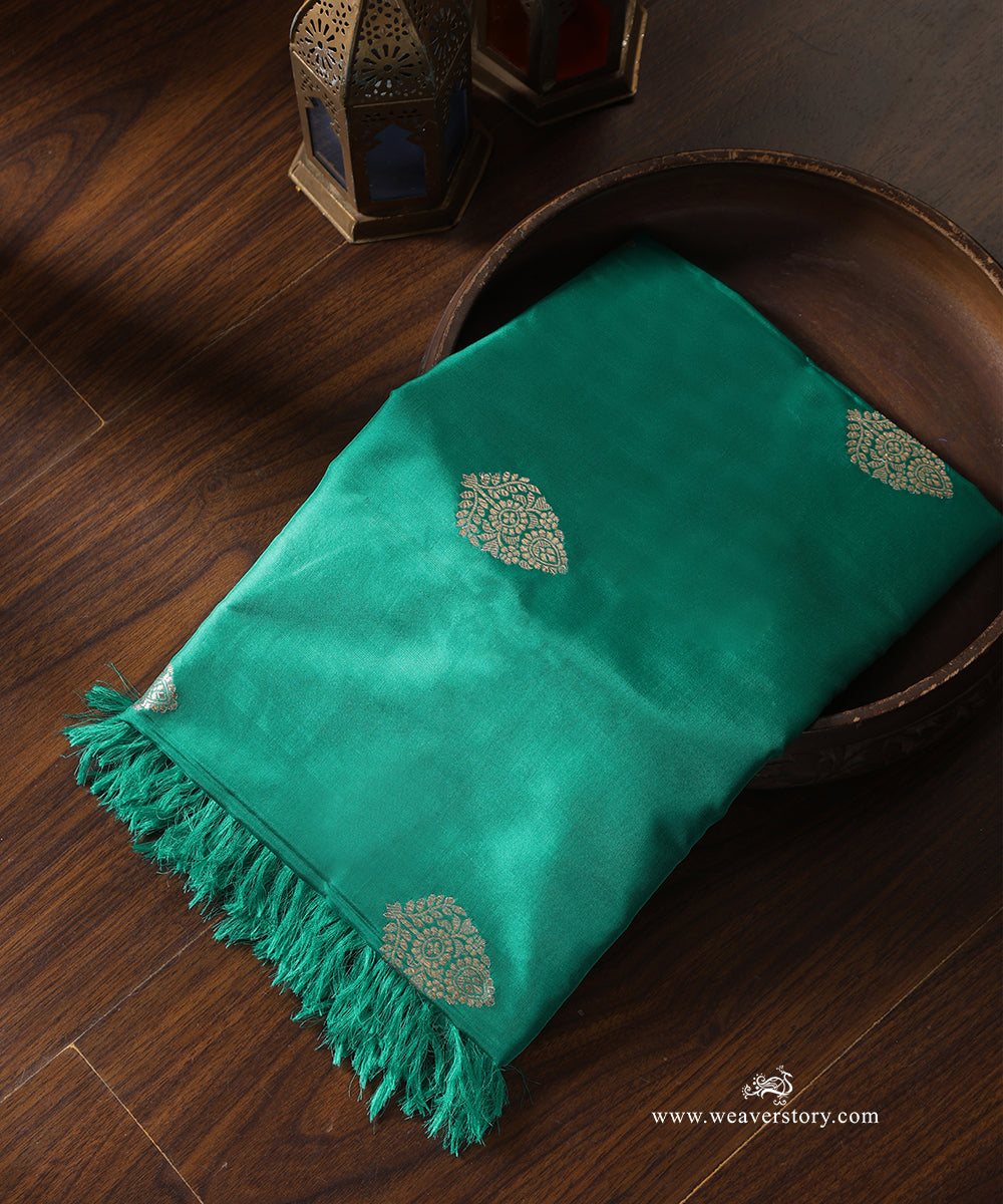 Jade_Green_Handloom_Pure_Katan_Silk_Banarasi_Dupatta_With_Kadhwa_Boota_And_Saffron_Border_WeaverStory_01