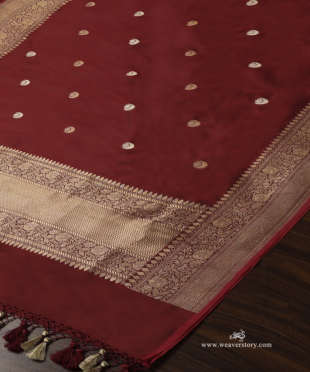 Maroon_Handloom_Pure_Katan_Silk_Banarasi_Chand_Boota_Dupatta_WeaverStory_03