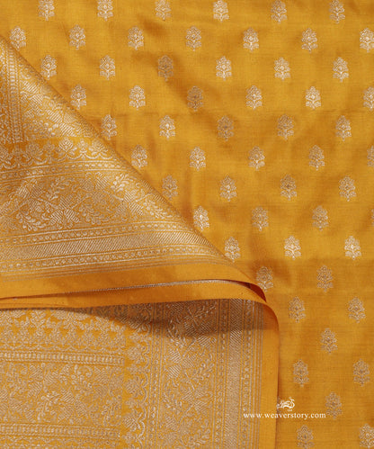 Mustard_Handloom_Pure_Katan_Silk_Banarasi_Dupatta_With_Small_Flower_WeaverStory_04