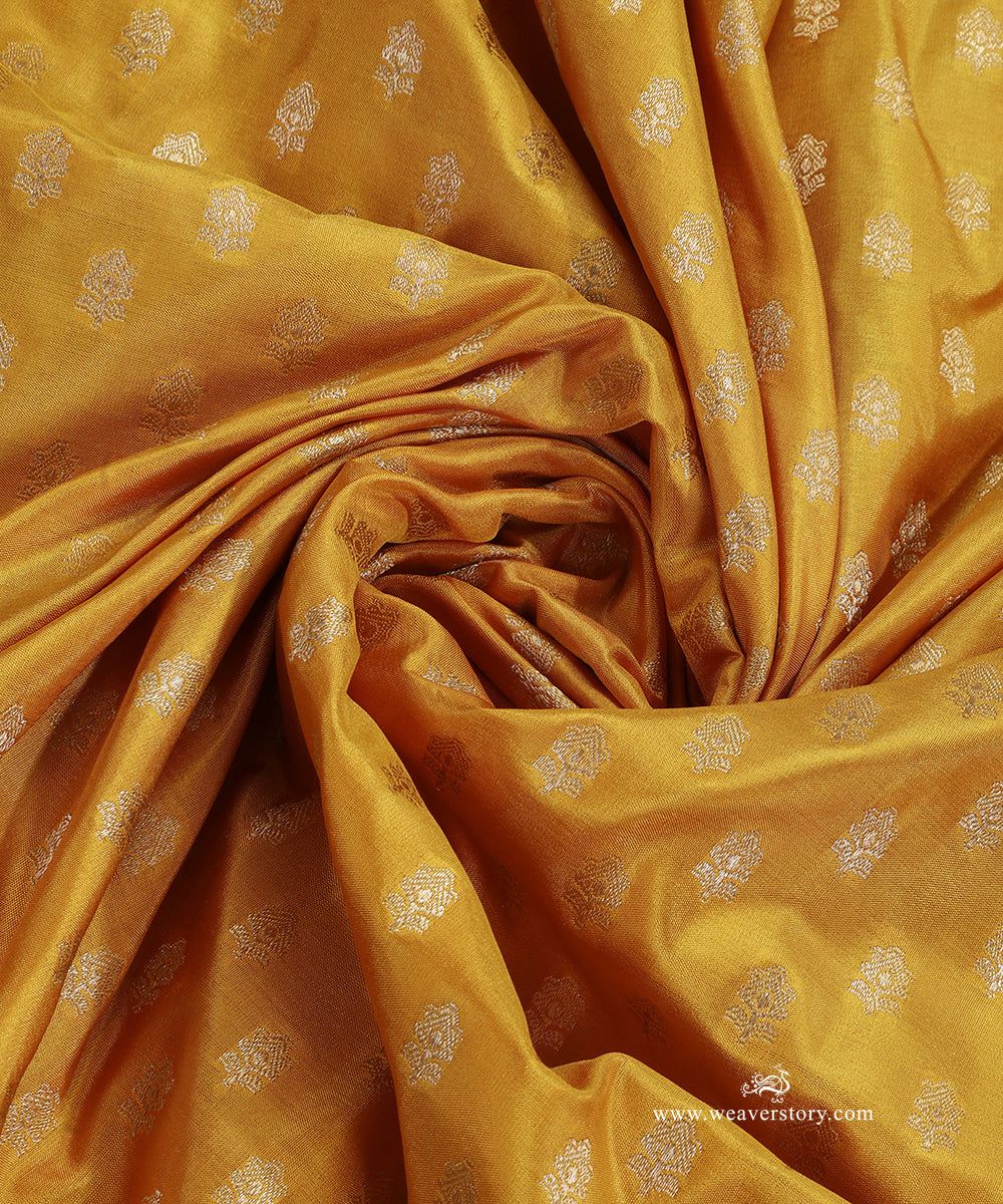 Mustard_Handloom_Pure_Katan_Silk_Banarasi_Dupatta_With_Small_Flower_WeaverStory_05