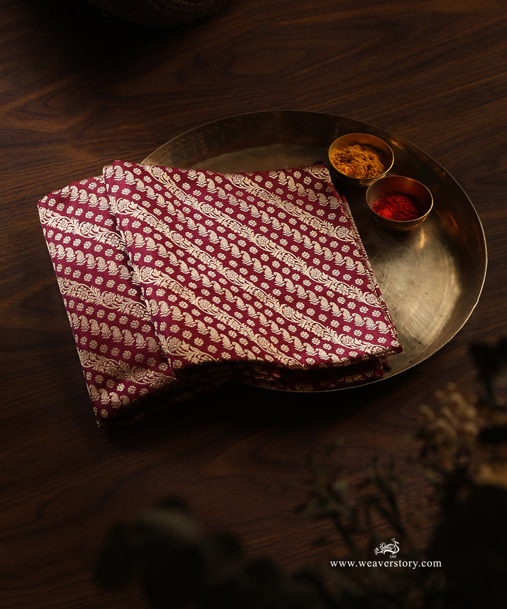 Maroon_Handloom_Pure_Katan_Silk_Banarasi_Dupatta_With_Gold_Zari_Aada_Jaal_WeaverStory_01