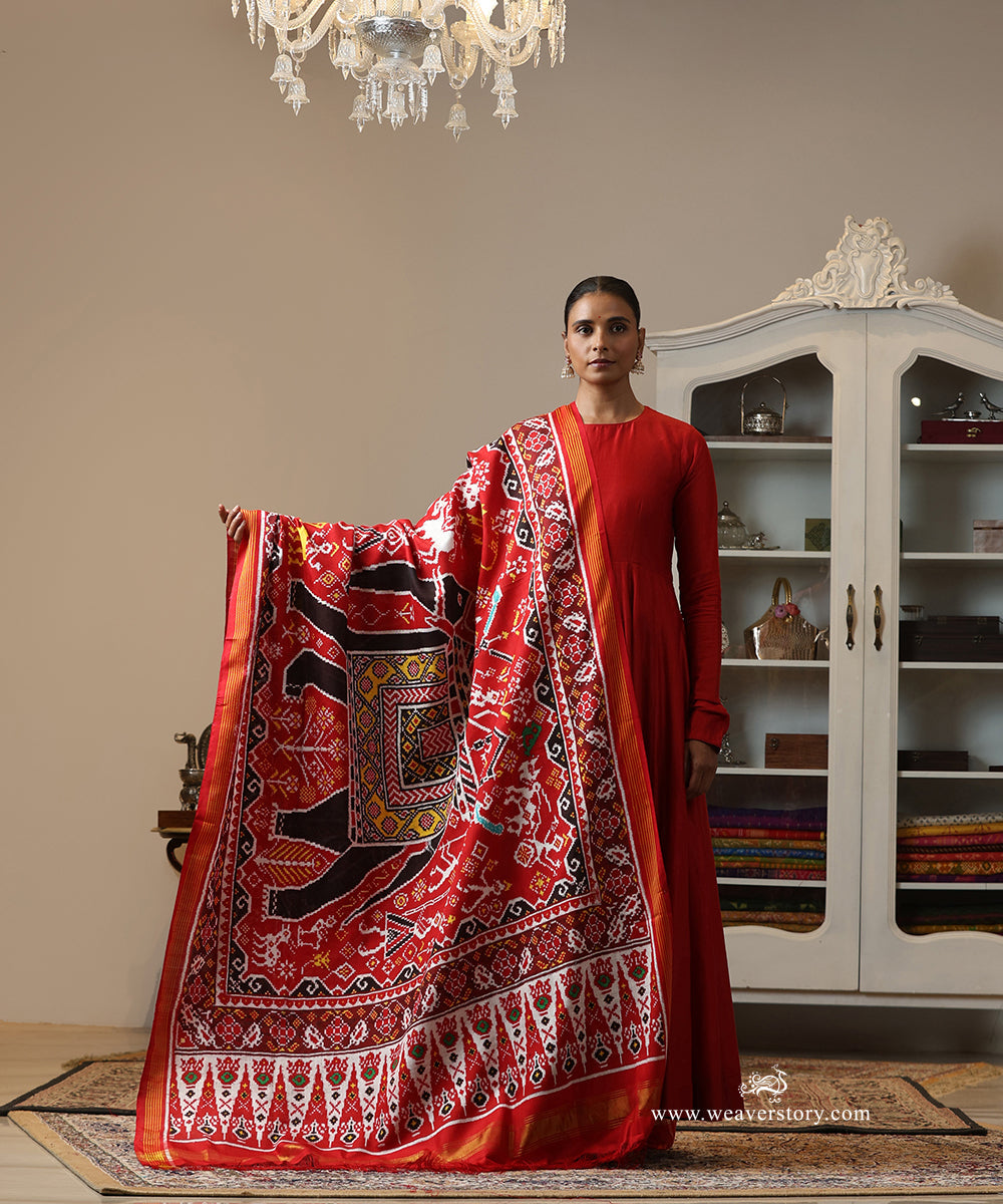 Red_Handloom_Double_Ikat_Patola_Duptta_With_Big_Eleplant_Motifs_WeaverStory_01