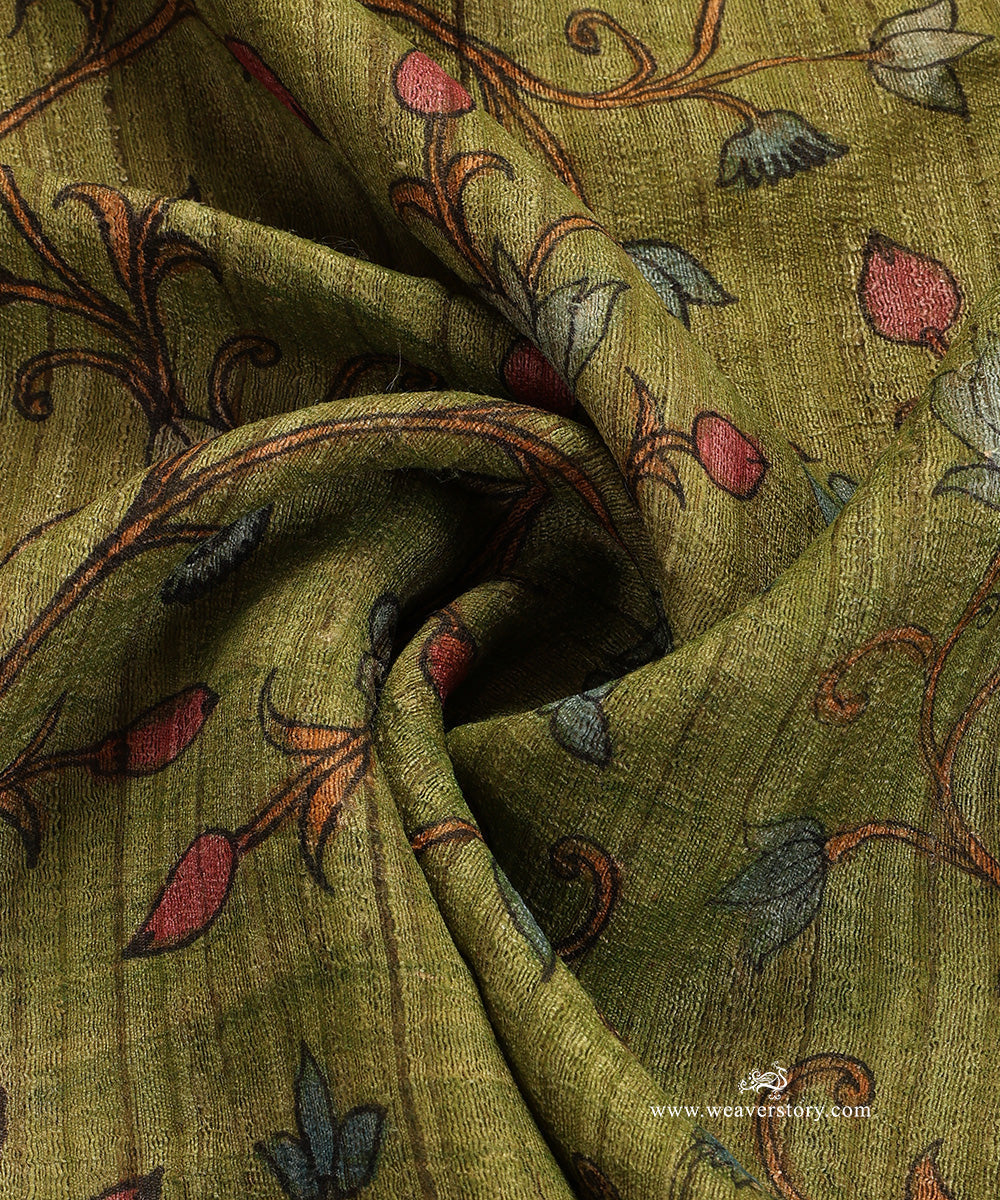 Heena_Green_Handloom_Pure_Tusser_Silk_Hand_Painted_Kalamkari_Dupatta_With_Allover_Floral_Motifs_WeaverStory_05