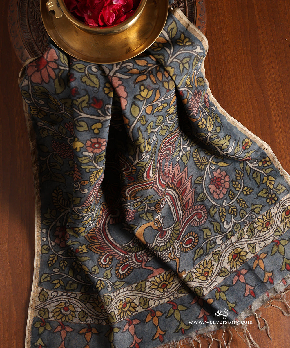 Grey_Handloom_Pure_Cotton_Hand_Painted_Kalamkari_Dupatta_With_Peacock_Motifs_WeaverStory_01