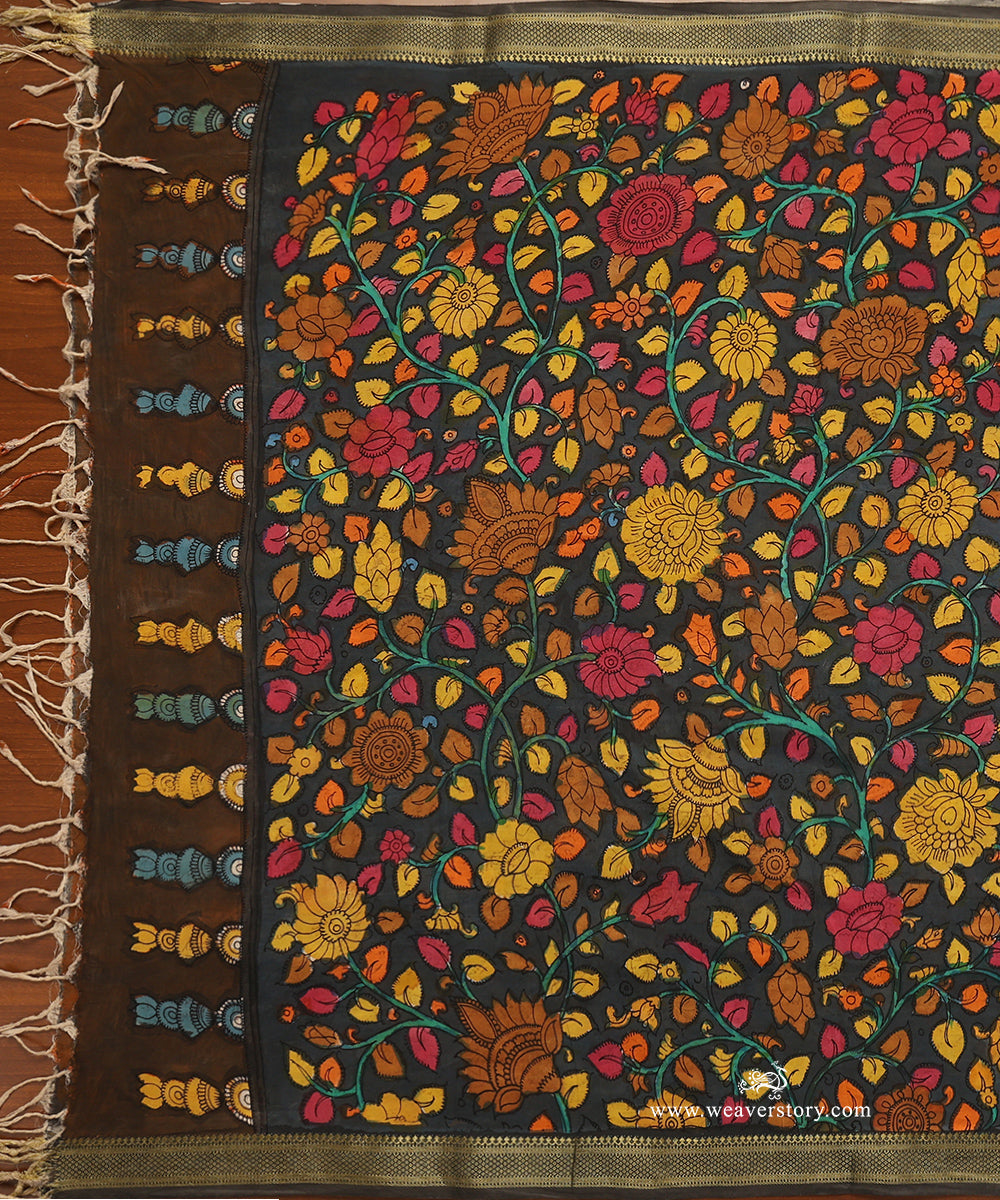 Grey_Handloom_Pure_Cotton_Hand_Painted_Floral_Print_Kalamkari_Dupatta_With_Zari_Border_WeaverStory_02