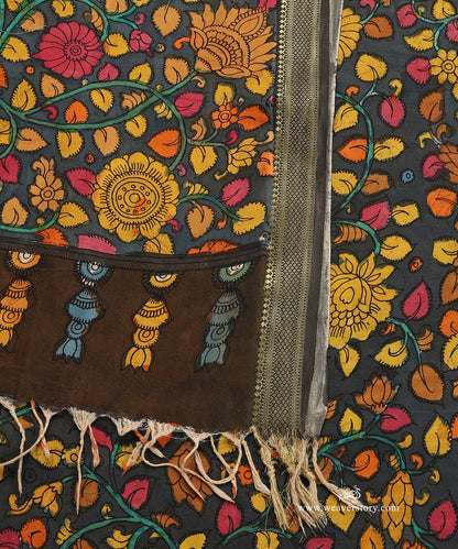 Grey_Handloom_Pure_Cotton_Hand_Painted_Floral_Print_Kalamkari_Dupatta_With_Zari_Border_WeaverStory_04