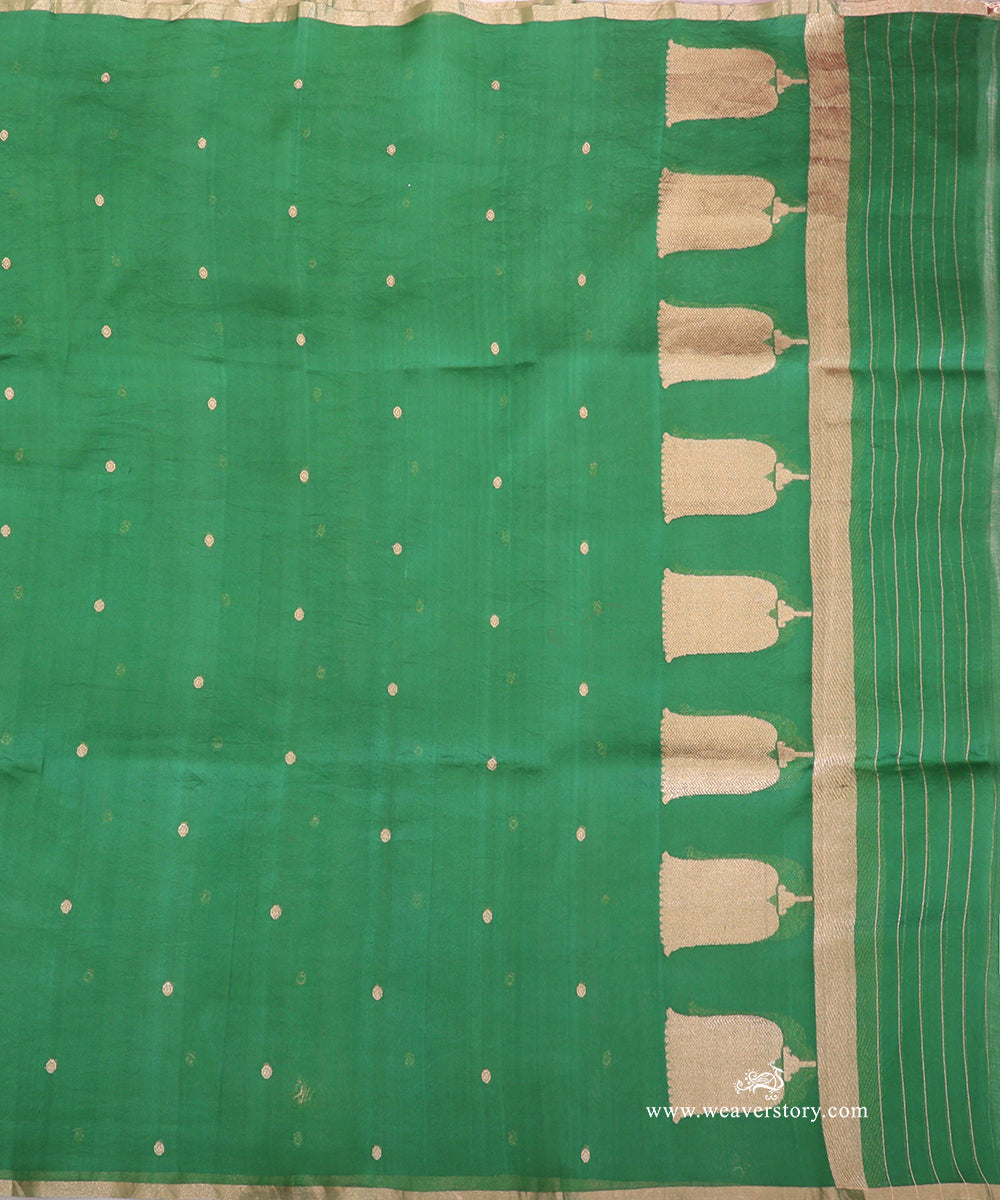 Emerald_Green_Handloom_Pure_Kora_Silk_Banarasi_Duptta_With_Kadhwa_Lotus_Boota_On_Pallu_WeaverStory_02