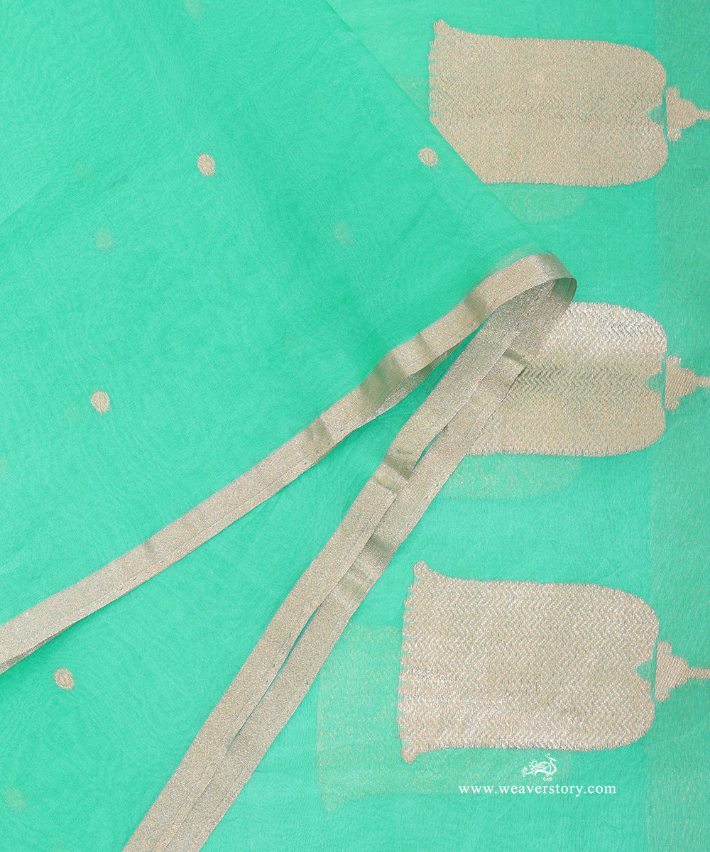 Sea_Green_Handloom_Pure_Kora_Silk_Banarasi_Duptta_With_Kadhwa_Lotus_Boota_On_Pallu_WeaverStory_04