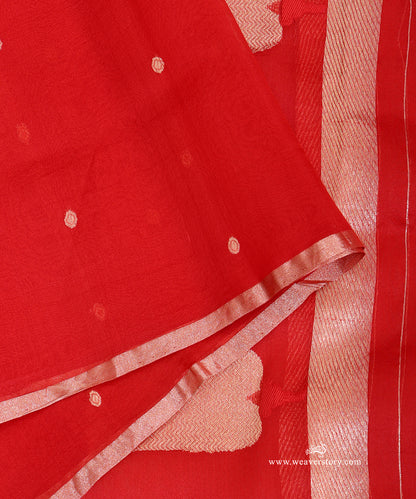Red_Handloom_Pure_Kora_Silk_Banarasi_Duptta_With_Kadhwa_Lotus_Boota_On_Pallu_And_Red_Meena_WeaverStory_04