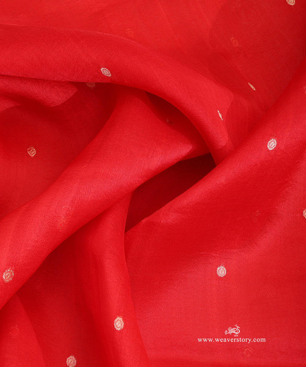 Red_Handloom_Pure_Kora_Silk_Banarasi_Duptta_With_Kadhwa_Lotus_Boota_On_Pallu_And_Red_Meena_WeaverStory_05