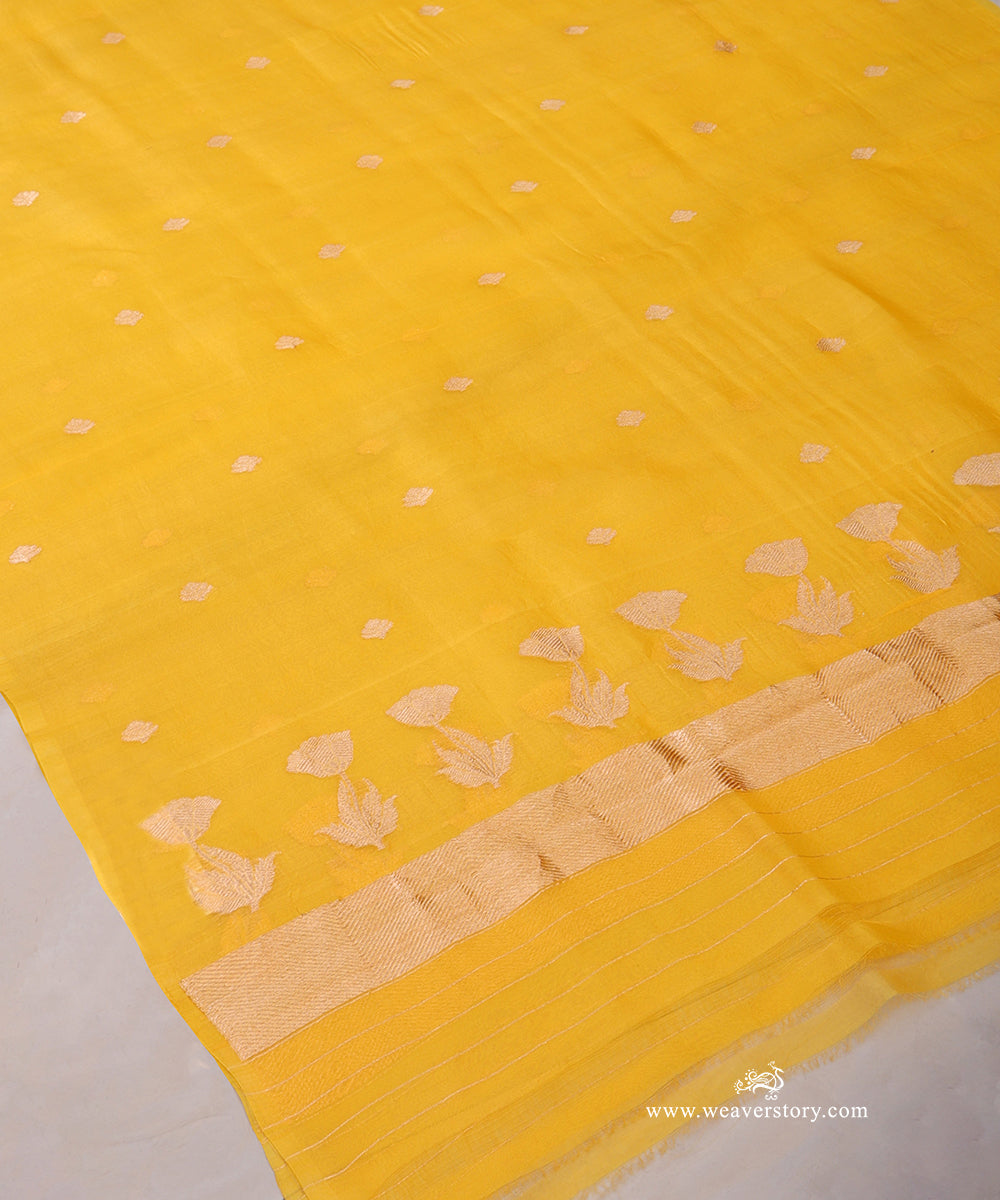 Mustard_Yellow_Handloom_Pure_Kora_Silk_Banarasi_Duptta_With_Kadhwa_Lotus_Boota_With_Leafs_WeaverStory_03
