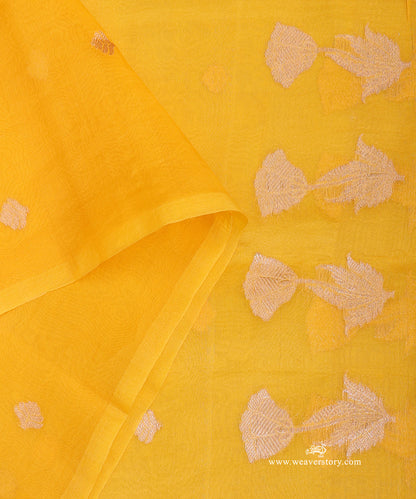 Mustard_Yellow_Handloom_Pure_Kora_Silk_Banarasi_Duptta_With_Kadhwa_Lotus_Boota_With_Leafs_WeaverStory_04