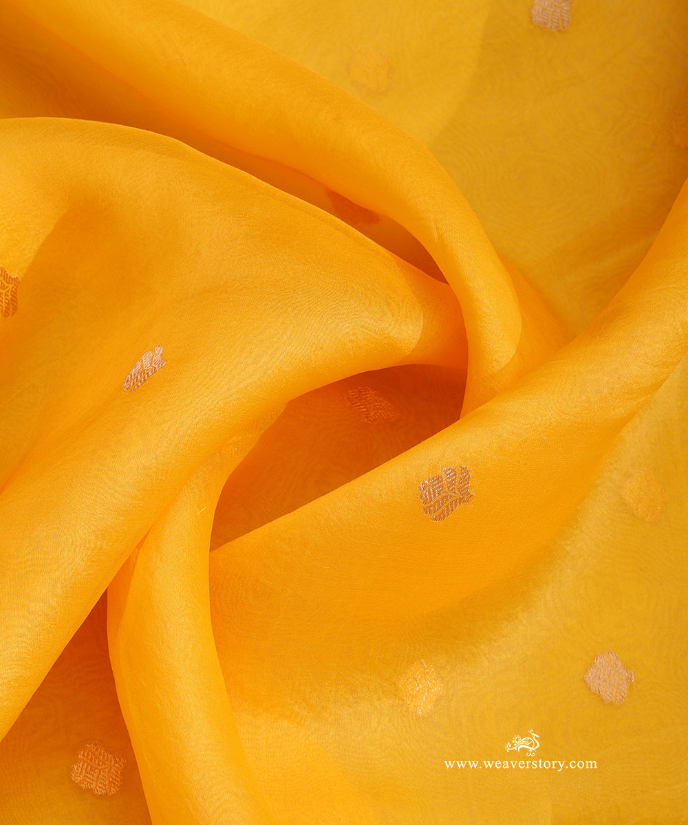 Mustard_Yellow_Handloom_Pure_Kora_Silk_Banarasi_Duptta_With_Kadhwa_Lotus_Boota_With_Leafs_WeaverStory_05