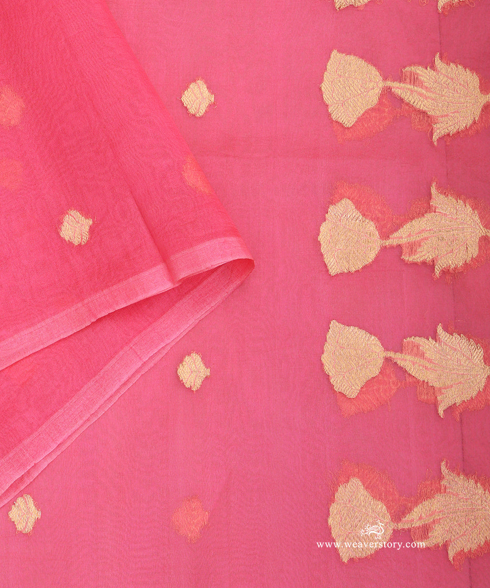 Rani_Pink_Handloom_Pure_Kora_Silk_Banarasi_Duptta_With_Kadhwa_Lotus_Boota_With_Leafs_WeaverStory_04