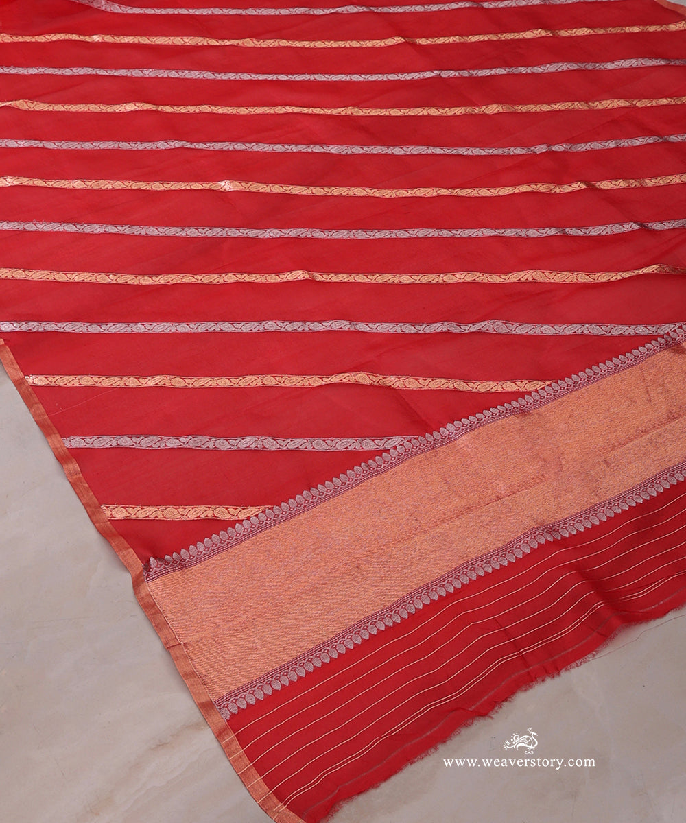 Red_Handloom_Pure_Kora_Silk_Banarasi_Duptta_With_Kadhwa_Gold_Silver_Aadi_Jall_WeaverStory_03