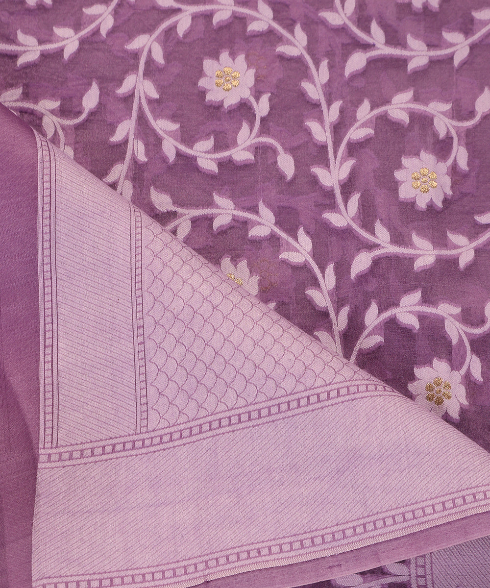 Purple_Handloom_Pure_Kora_Silk_Banarasi_Dupatta_With_Floral_Jaal_WeaverStory_04
