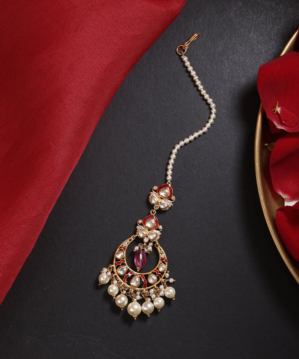Roxana_Handcrafted_Pure_Silver_Maangtika_With_Semi_Precious_Stones_And_Pearls_WeaverStory_01
