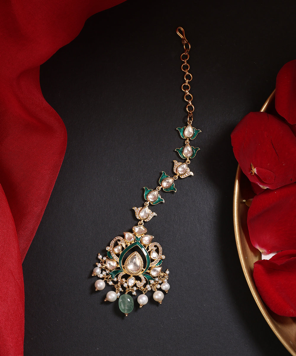 Ruksana_Handcrafted_Pure_Silver_Maangtika_With_Semi_Precious_Stones_And_Pearls_WeaverStory_01