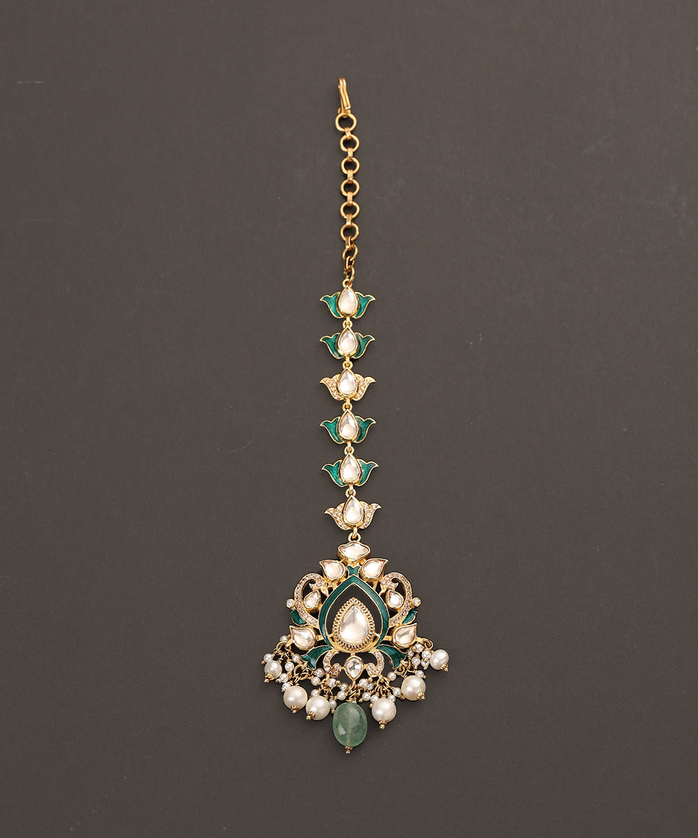 Ruksana_Handcrafted_Pure_Silver_Maangtika_With_Semi_Precious_Stones_And_Pearls_WeaverStory_02