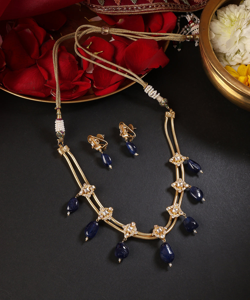 Zarrin_Handcrafted_Pure_Silver_Necklace_Set_With_Semi_Precious_Stones_WeaverStory_01