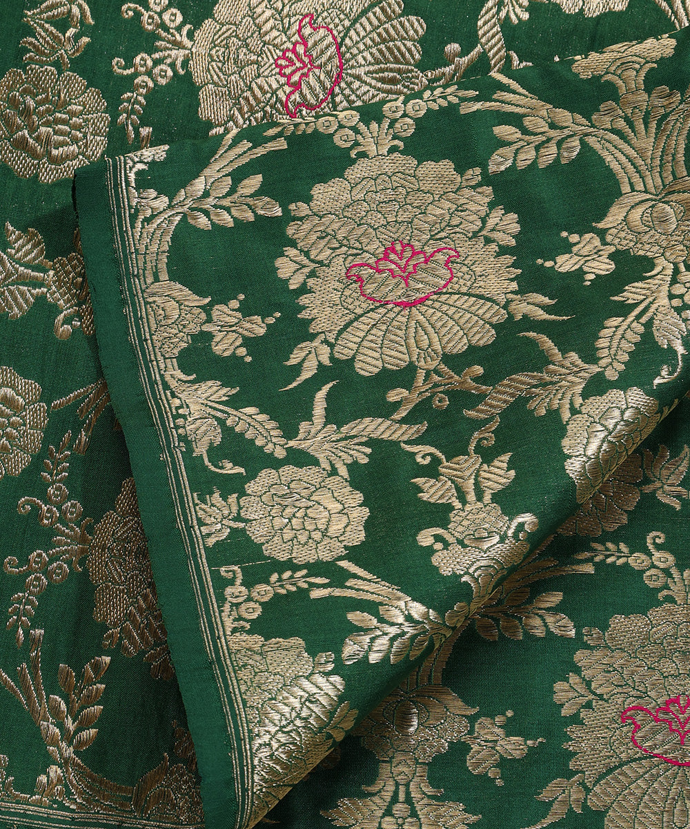 Green_Handloom_Pure_Katan_Silk_Tanchoi_Banarasi_Fabric_With_Odhna_Jaal_WeaverStory_04