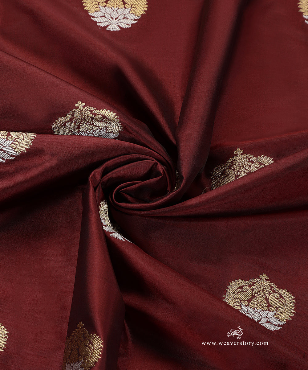 Maroon_Handloom_Pure_Katan_Silk_Banarasi_Fabric_With_Sona_Rupa_Kadhwa_Boota_WeaverStory_05