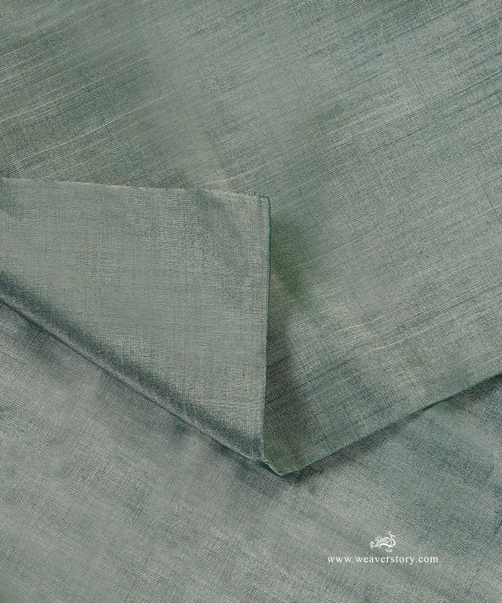 Handloom_Green_And_Silver_Plain_Pure_Tissue_Chanderi_Fabric_WeaverStory_04