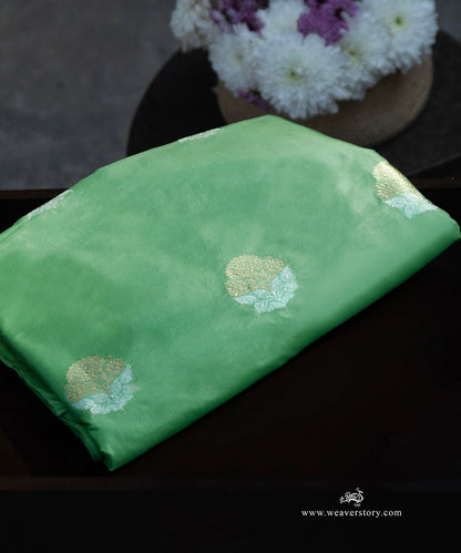 Mint_Green_Handloom_Pure_Katan_Silk_Banarasi_Fabric_With_Gold_And_Silver_Kadhwa_Booti_WeaverStory_01