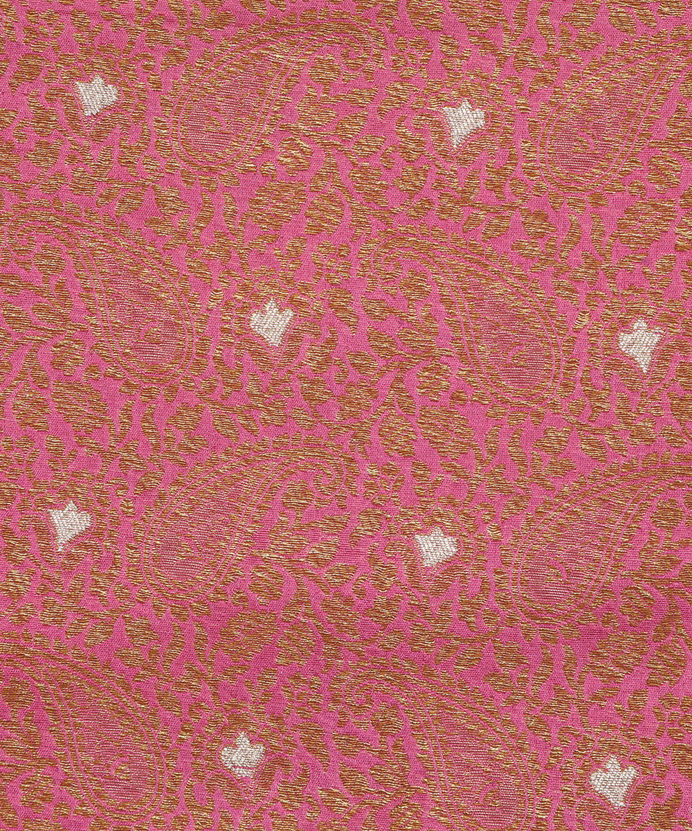 Magenta_Handloom_Pure_Katan_Silk_Kimkhab_Banarasi_Fabric_In_Antique_Zari_With_Paisley_Motifs_WeaverStory_03