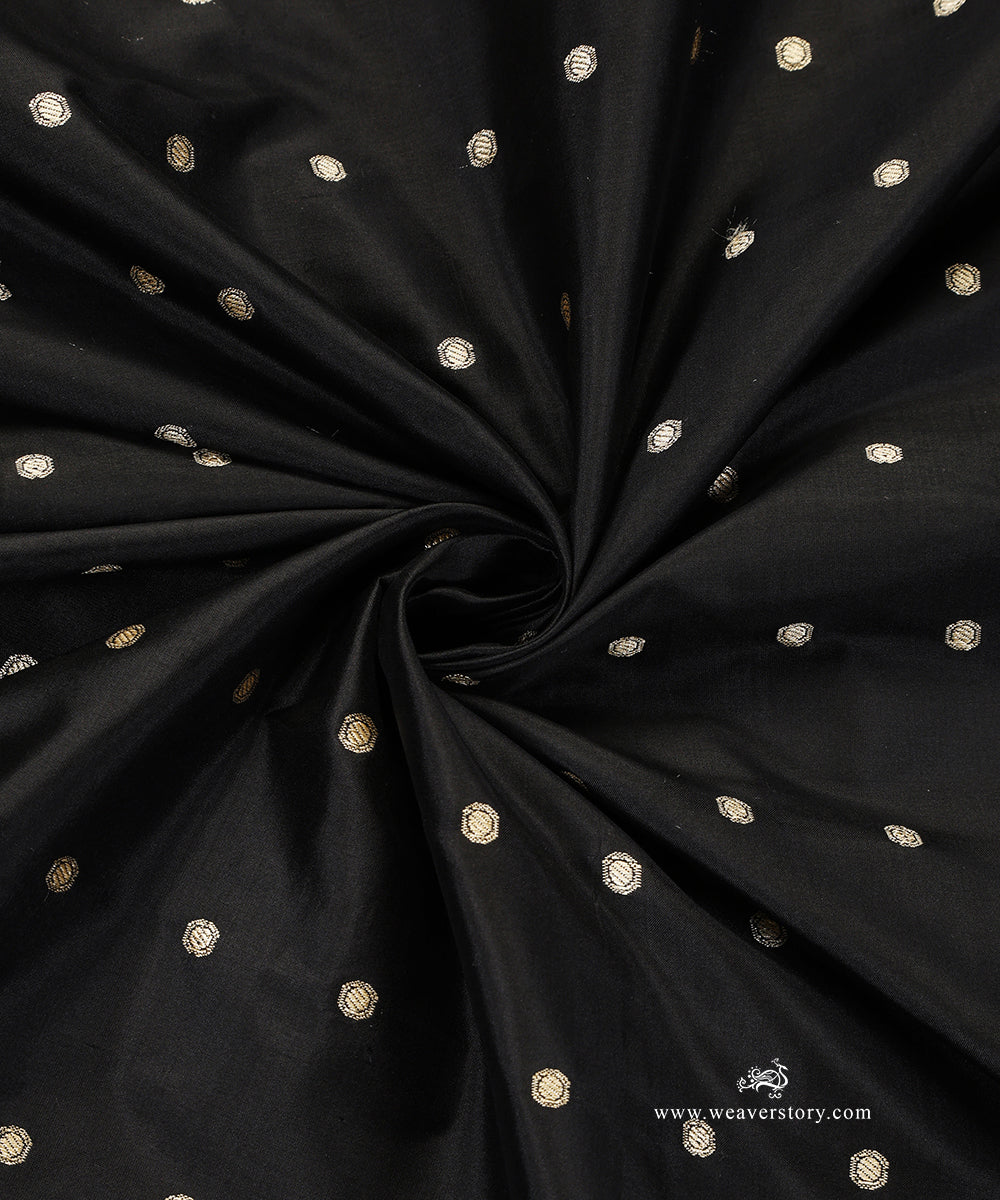 Black_Handloom_Pure_Katan_Silk_Banarasi_Fabric_With_Cutwork_Booti_WeaverStory_05