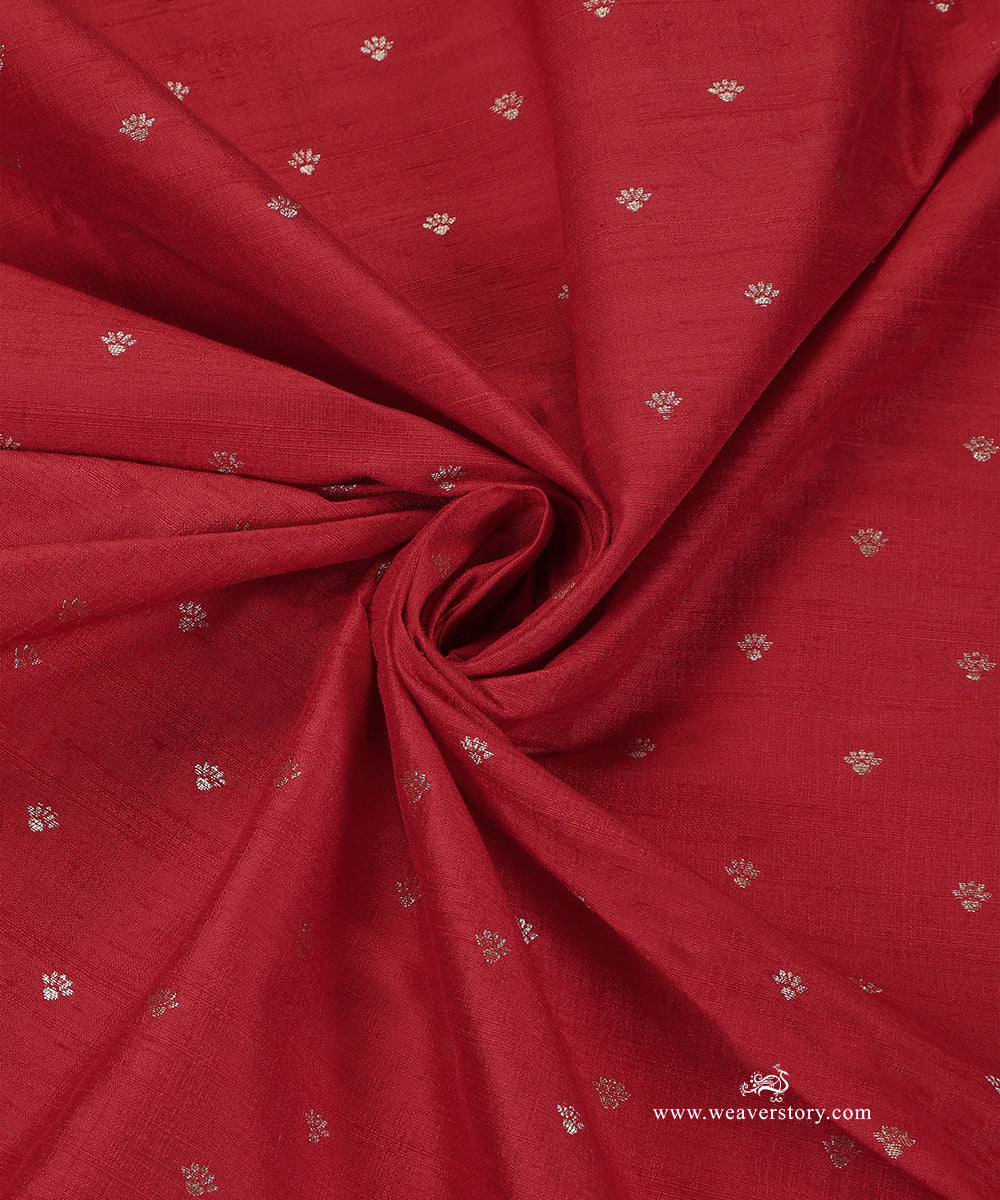 Red_Handloom_Pure_Tussar_Silk_Banarasi_Fabric_With_Cutwork_Booti_WeaverStory_05