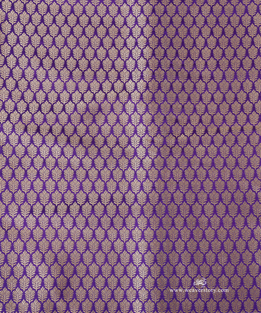 Purple_Handloom_Pure_Katan_Silk_Kimkhab_Banarasi_Fabric_With_Small_Flower_WeaverStory_02