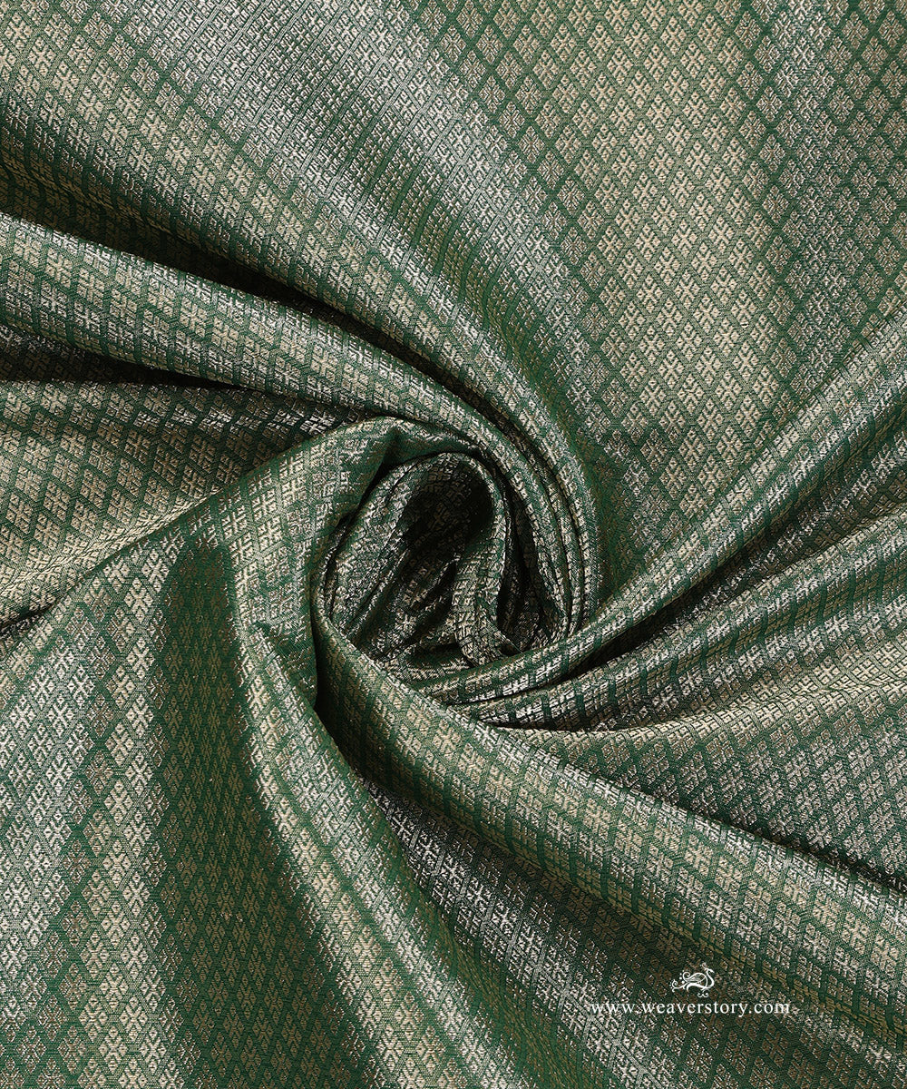 Green_Handloom_Pure_Katna_Silk_With_Tissue_Kimkhab_Banarasi_Fabric_Barfi_Motif_WeaverStory_05